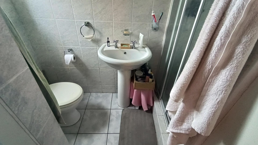 4 Bedroom Property for Sale in Ruwari Western Cape